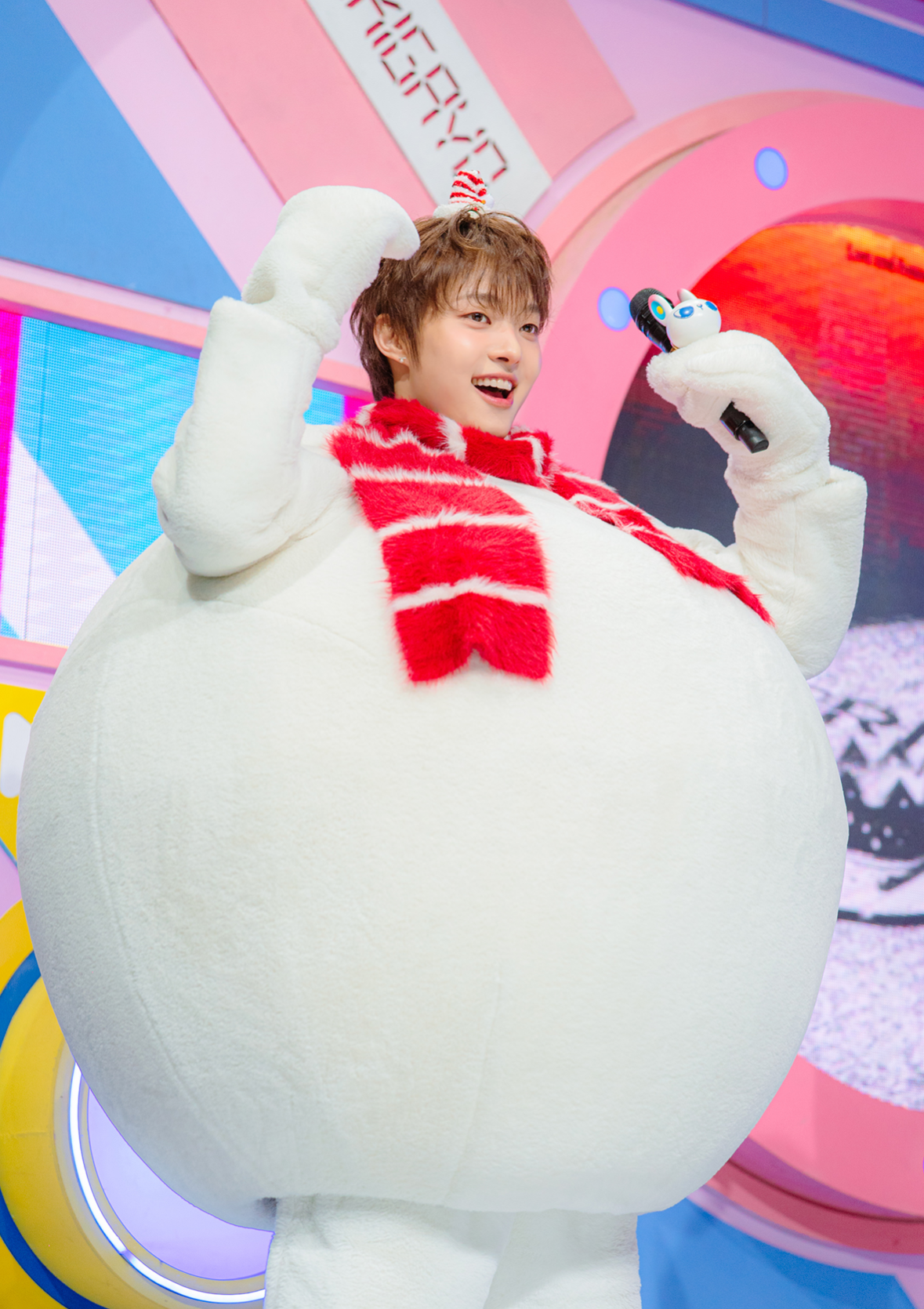 Foto aktivitas terbaru EJ (&TEAM)