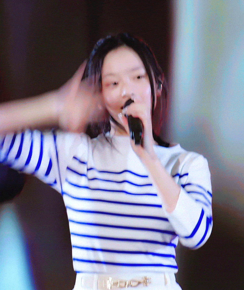 A moment captured by HANNI (NewJeans)'s fan