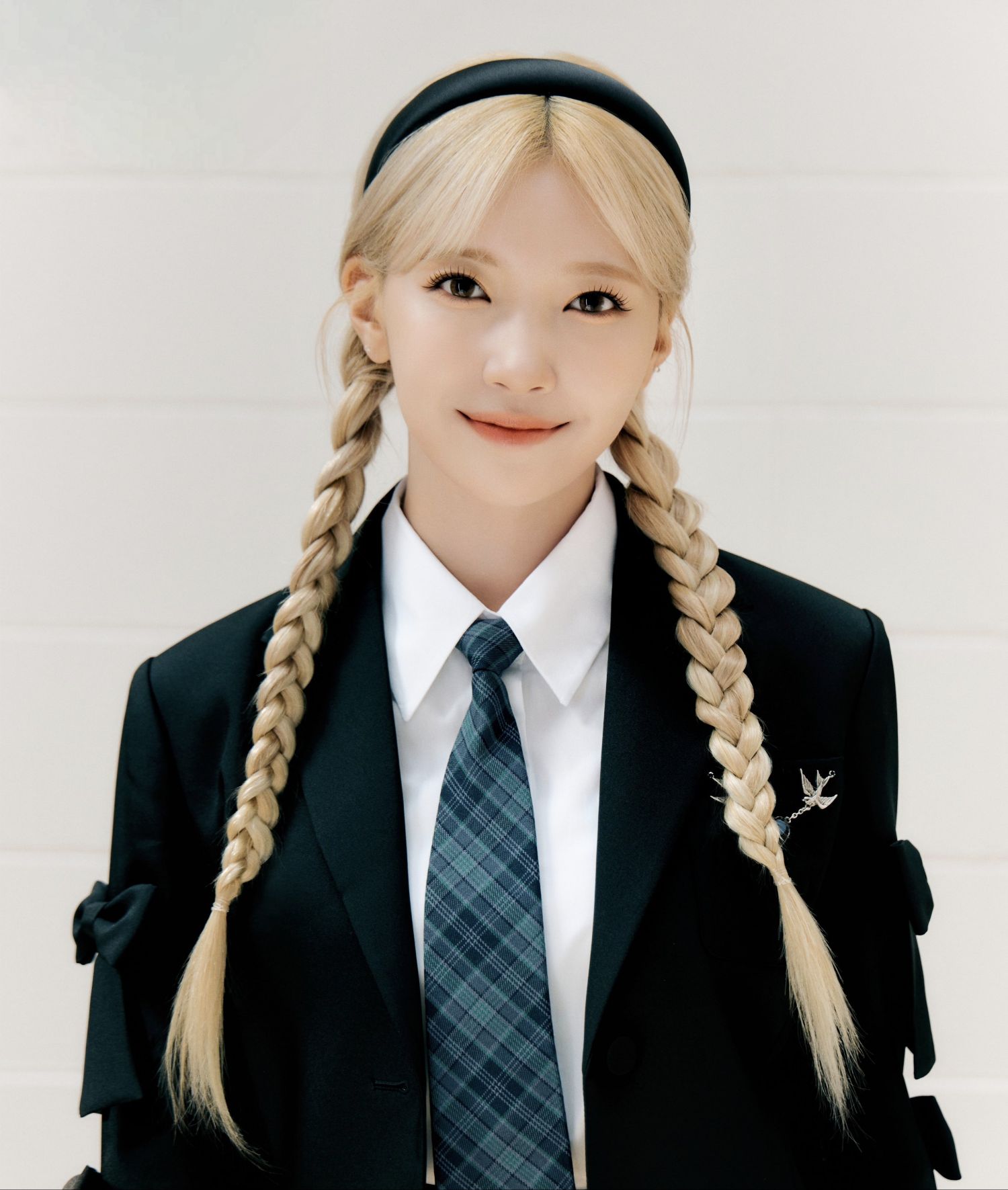 Latest photo of Mayuka (NiziU)