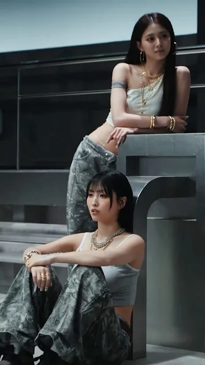 Recent activity shot of Momo (TWICE)