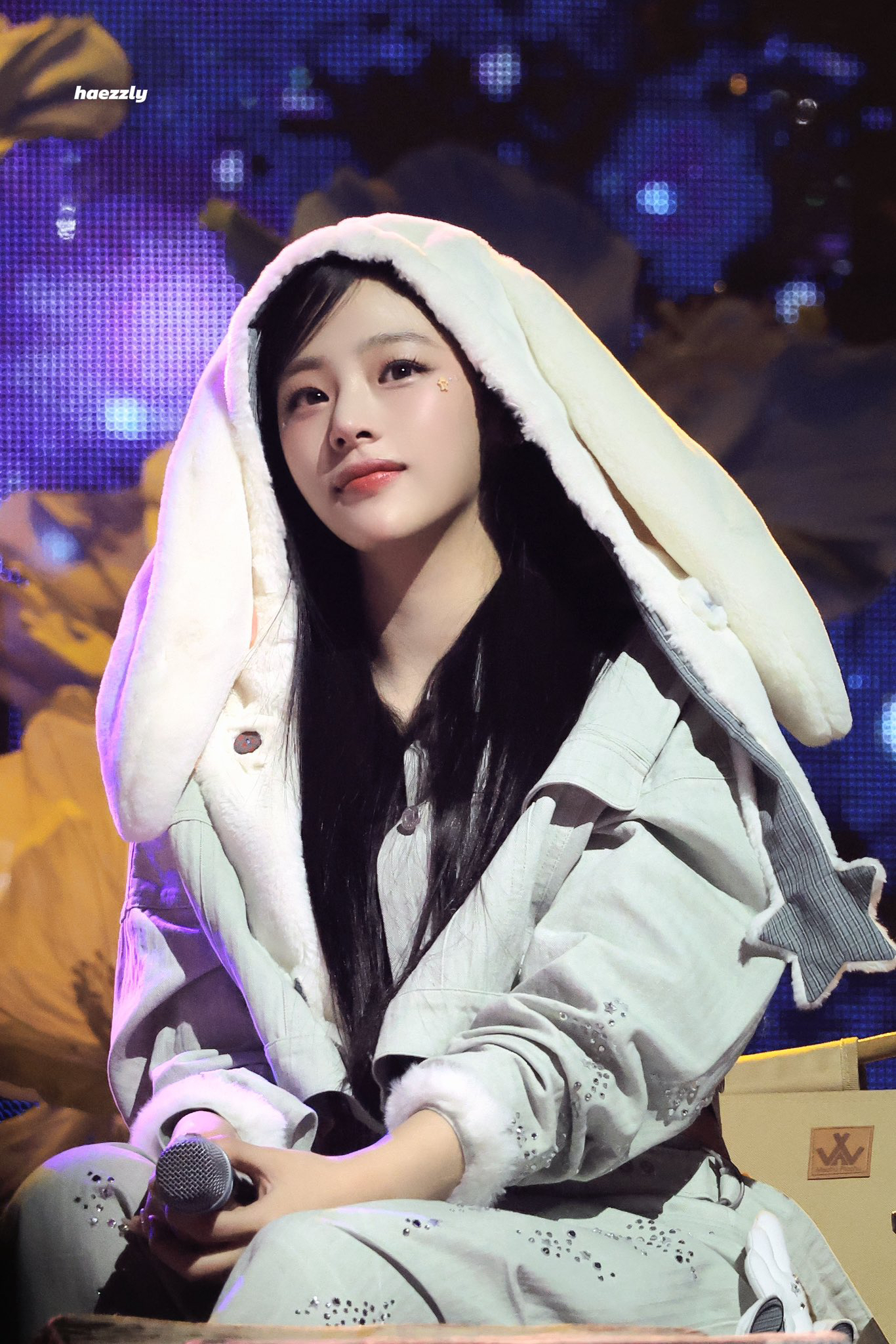 Recent activity shot of Minji (NewJeans)
