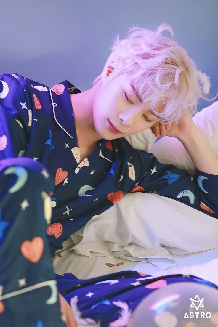 Behind-the-scenes cut of Moonbin (ASTRO)