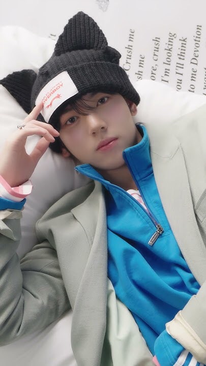 Foto terbaru Han Yujin (ZEROBASEONE)