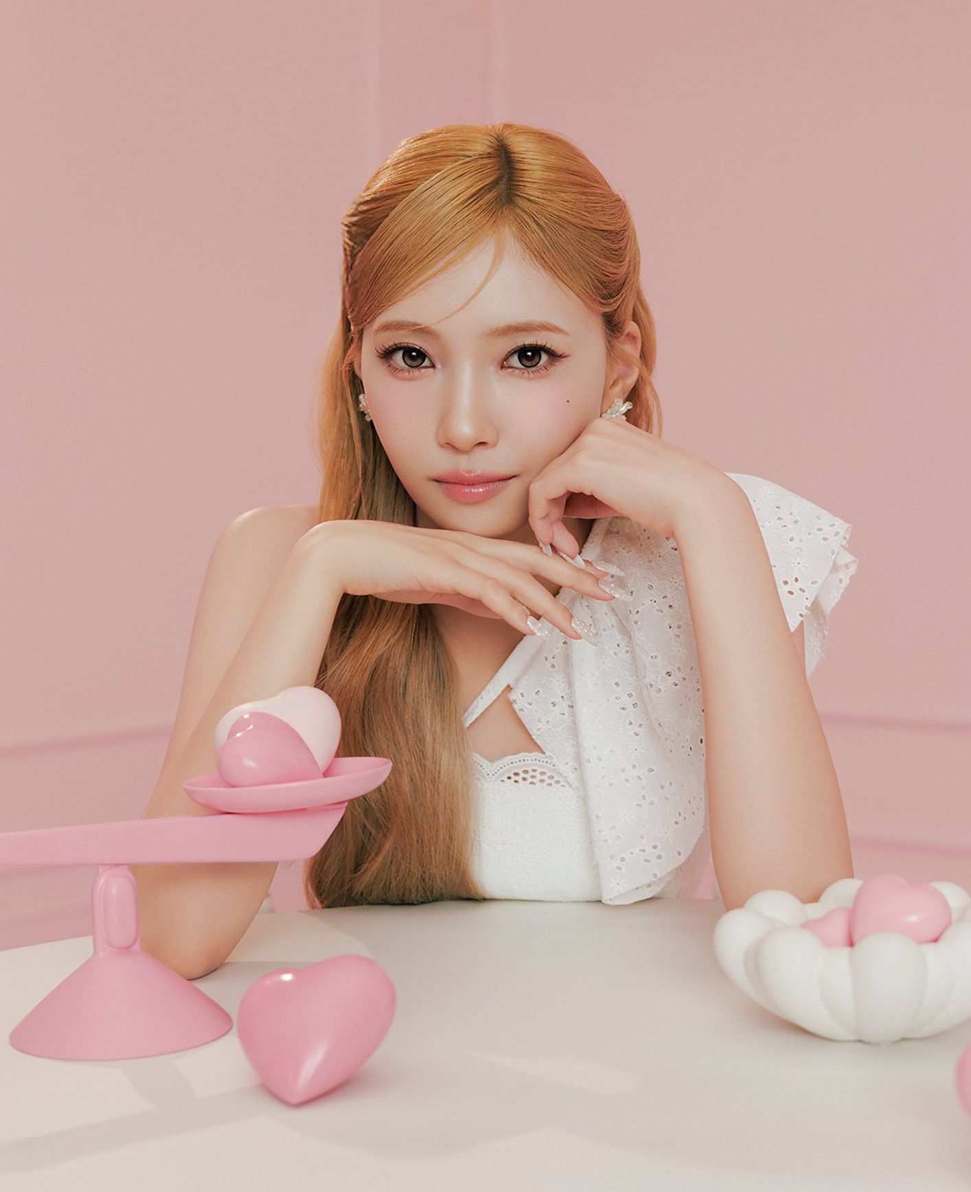 Latest photo of Mayuka (NiziU)