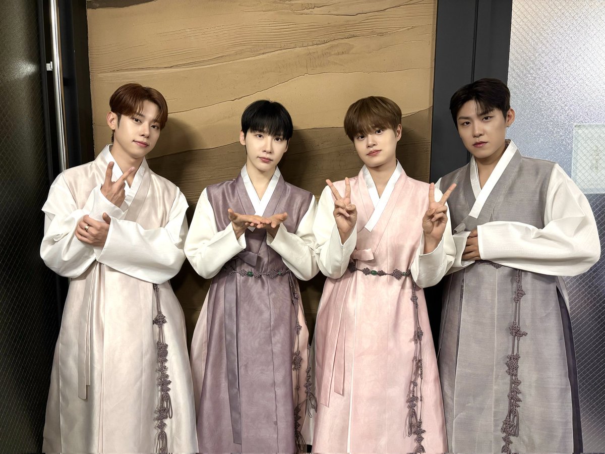 Behind-the-scenes cut of AB6IX