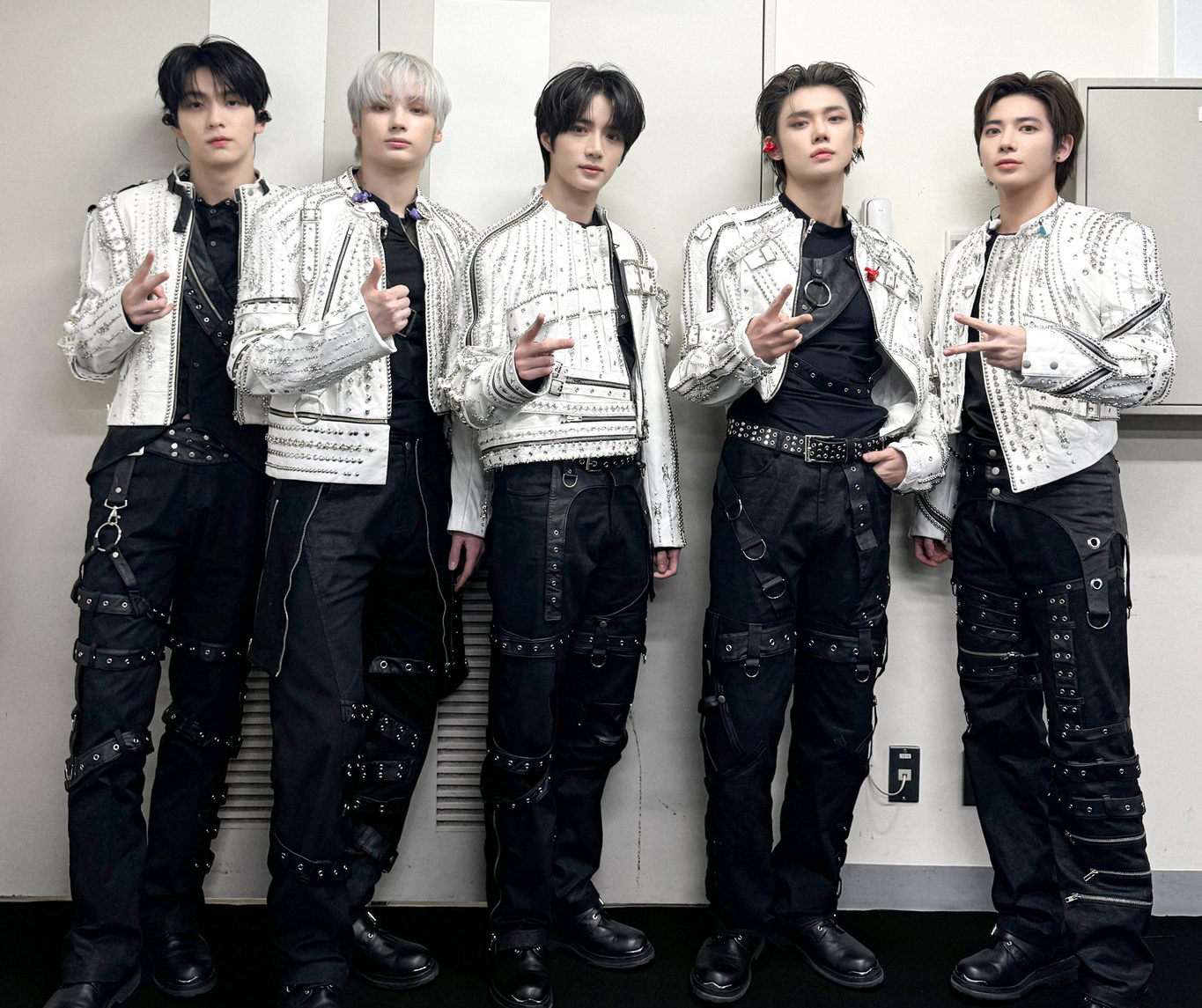 Behind-the-scenes cut of TOMORROW X TOGETHER