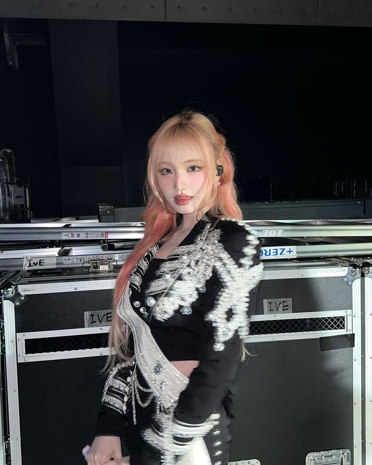 A moment captured by LIZ (IVE)'s fan