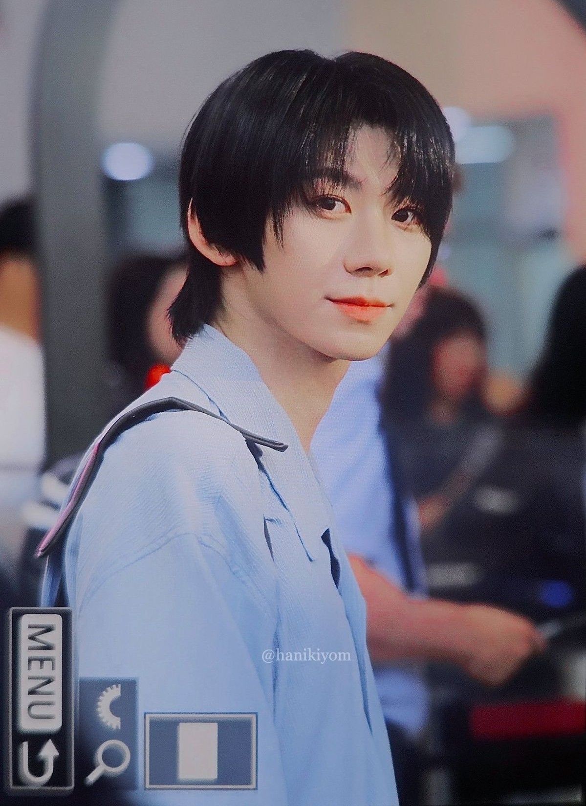 A moment captured by Park Han (AHOF)'s fan