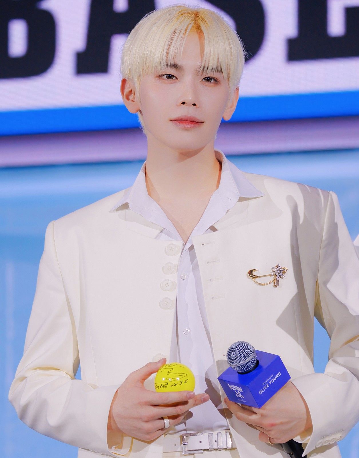 Behind-the-scenes cut of Kim Taerae (ZEROBASEONE)