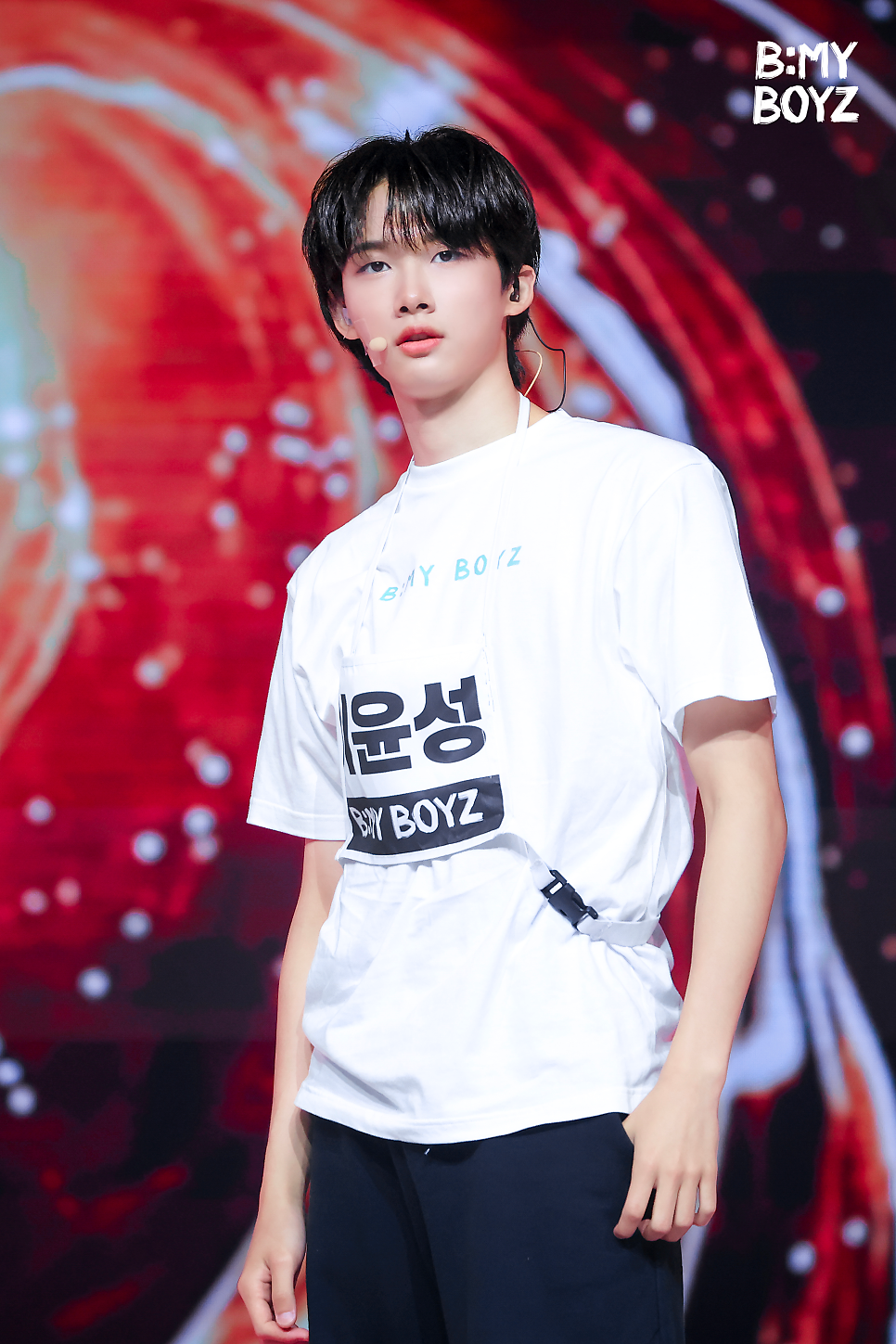 A moment captured by Lee Yunsung's fan