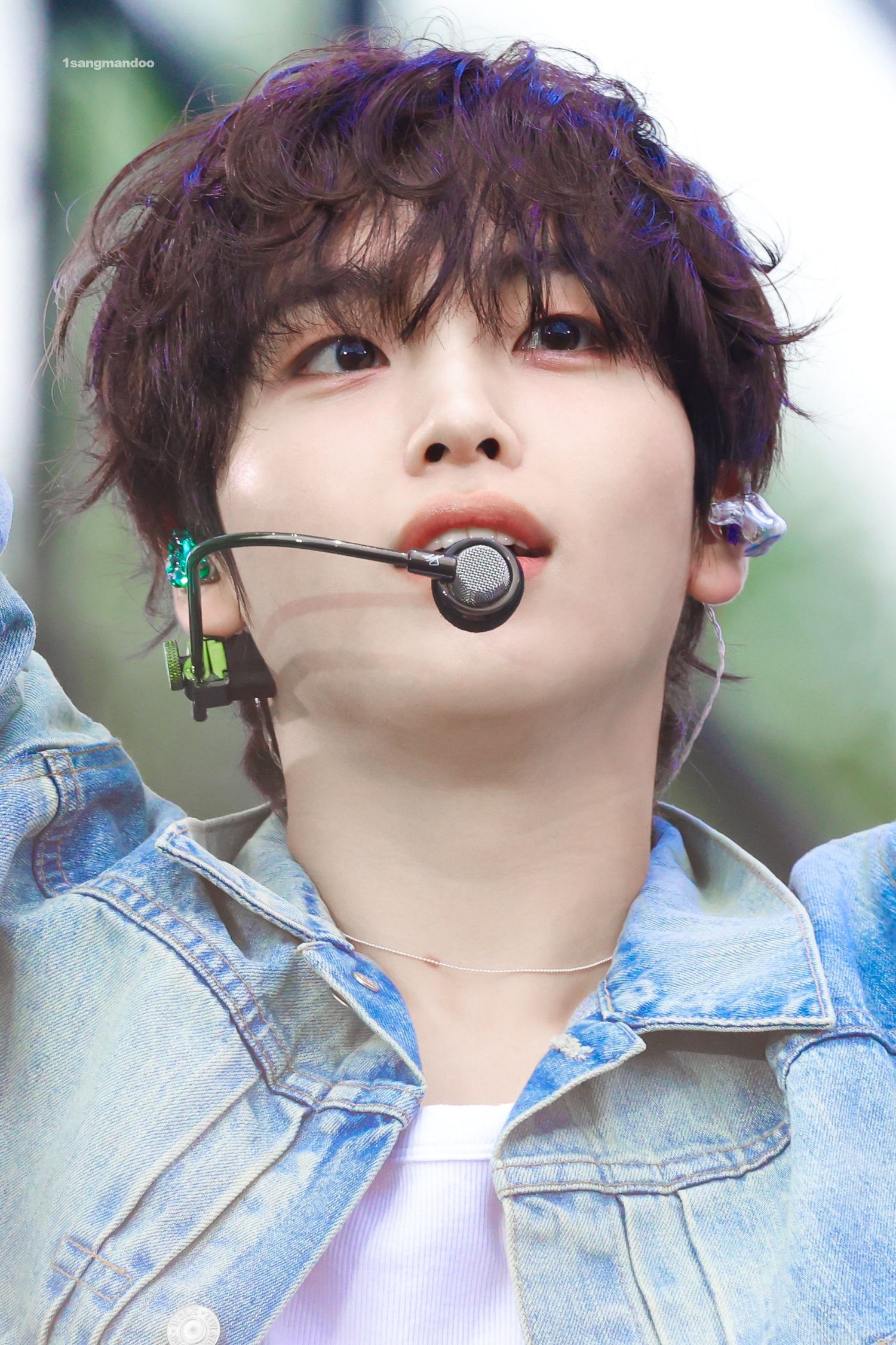 A moment captured by Hyeongjun (CRAVITY)'s fan
