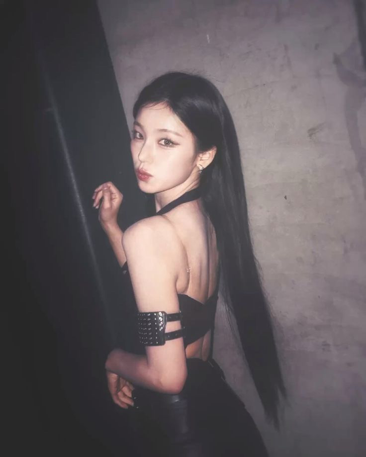 Behind-the-scenes cut of Yeji (ITZY)