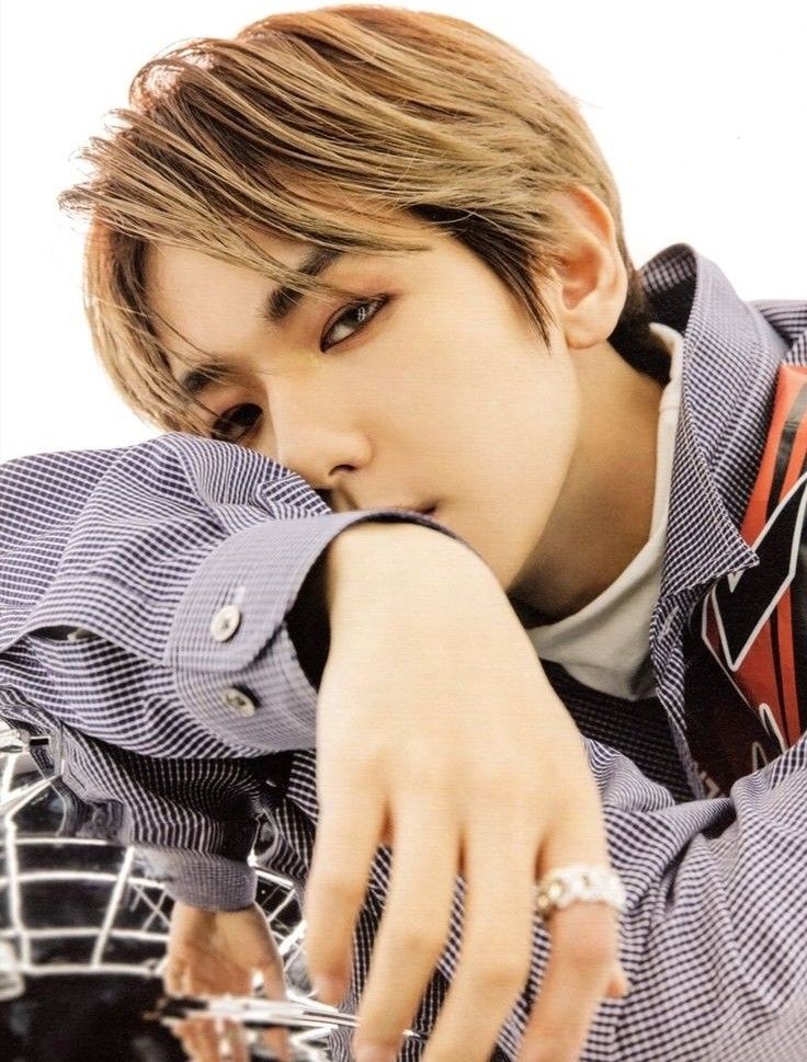 Recent activity shot of Baekhyun (EXO)