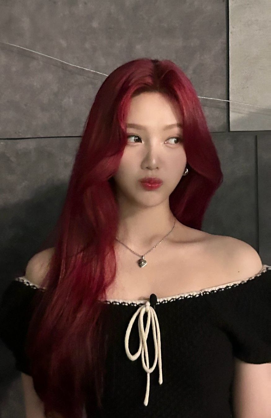 Behind-the-scenes cut of Joy (Red Velvet)