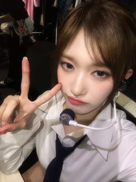 Recent activity shot of Leeseo (IVE)