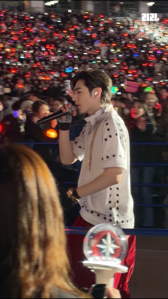 A moment captured by Sunghoon (ENHYPEN)'s fan