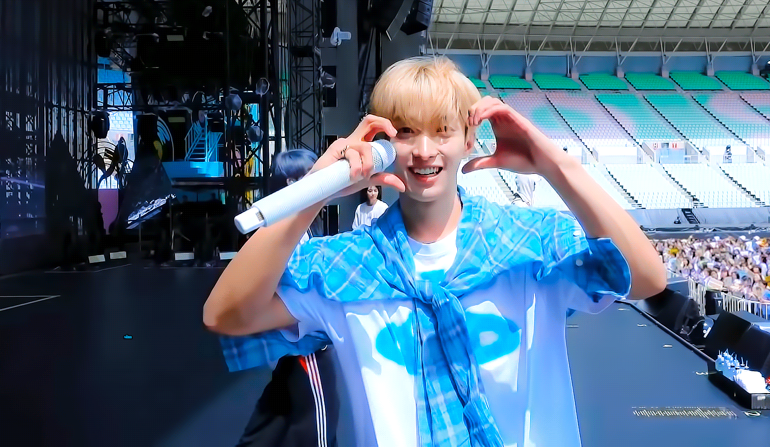 Behind-the-scenes cut of DK (SEVENTEEN)