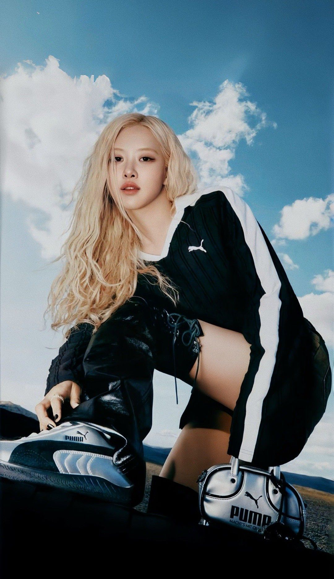 A heartfelt wallpaper shared by ROSÉ (BLACKPINK)'s fans