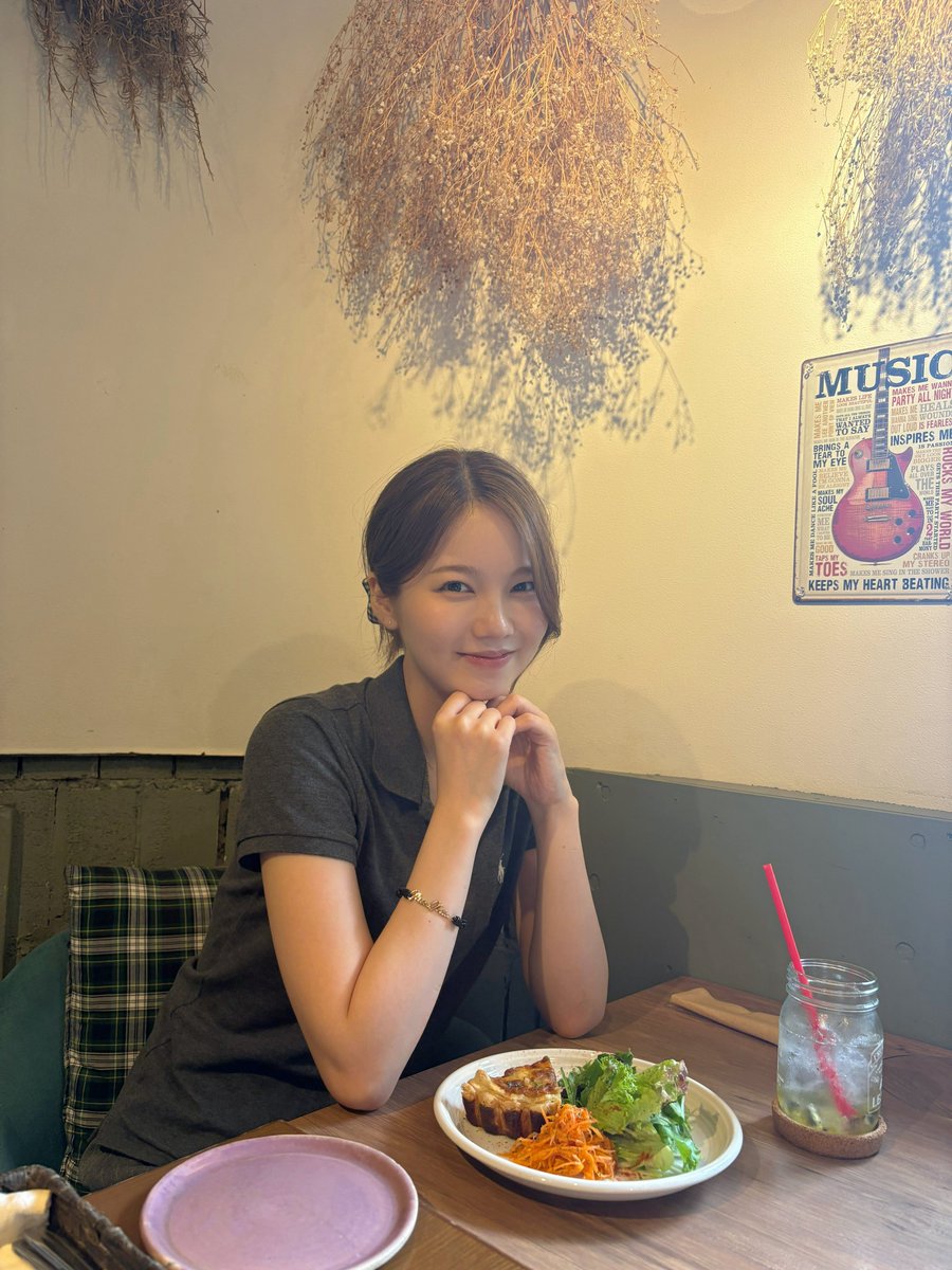 Latest photo of NiziU