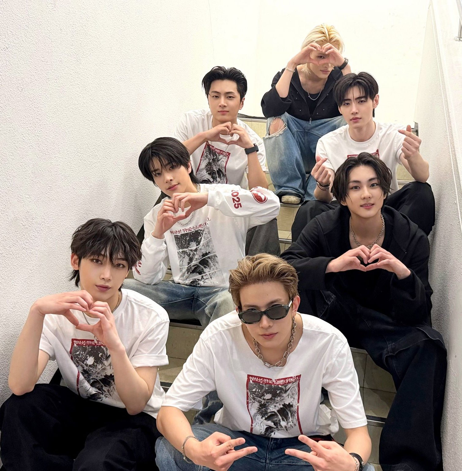 Foto aktivitas terbaru ENHYPEN