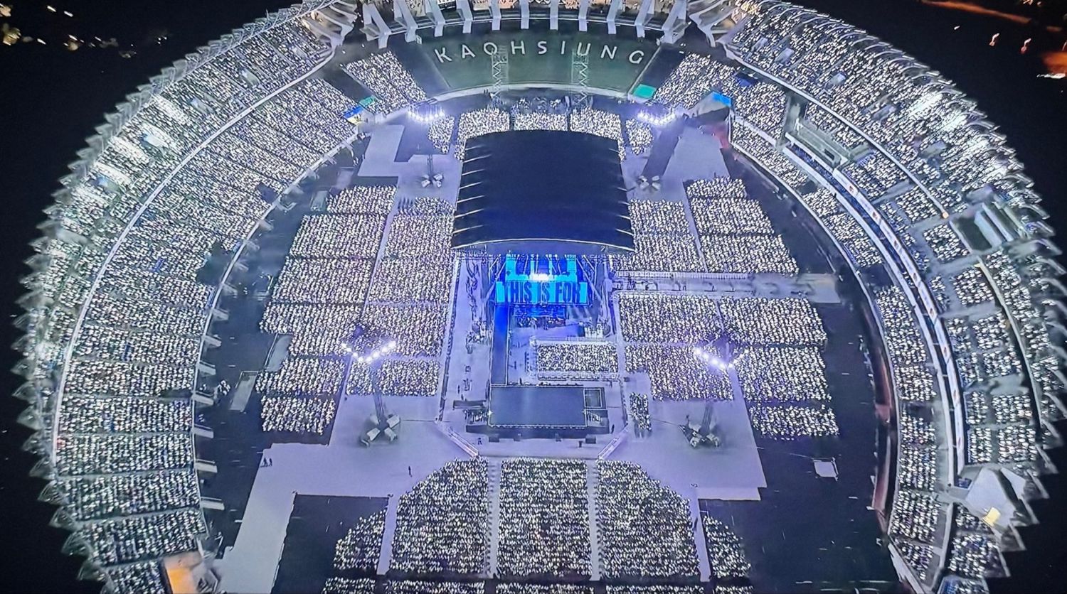 Foto aktivitas terbaru TWICE