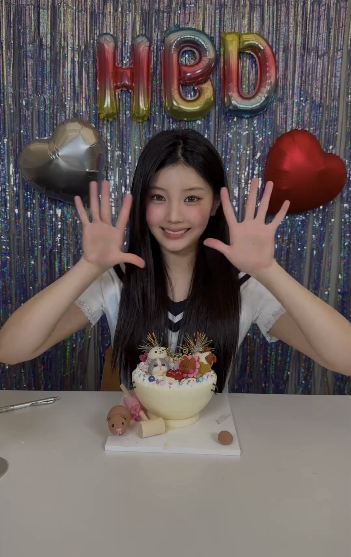 Recent activity shot of Wonhee (ILLIT)