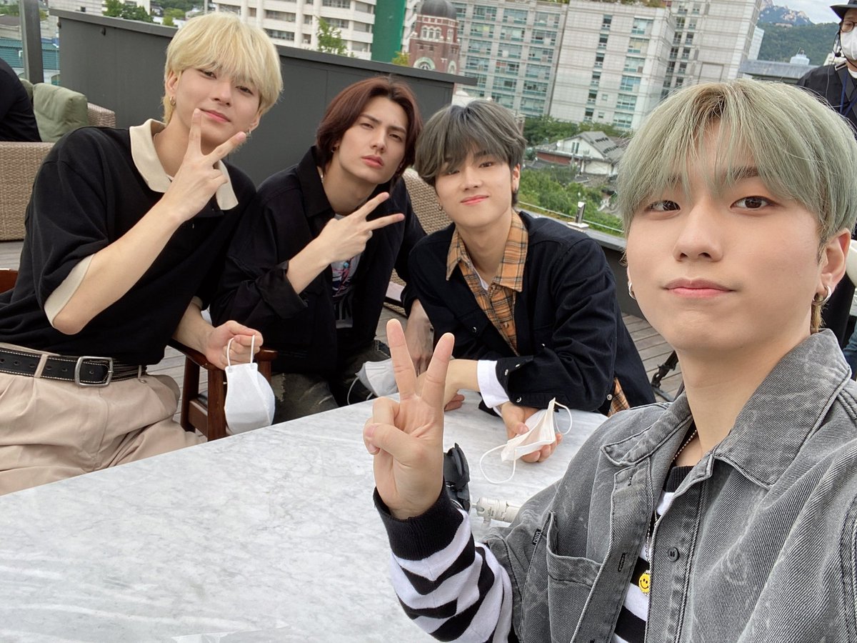 A moment captured by Xdinary Heroes's fan