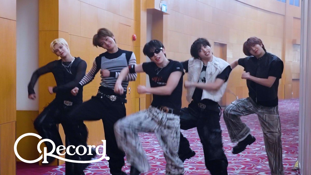 A moment captured by CRAVITY's fan