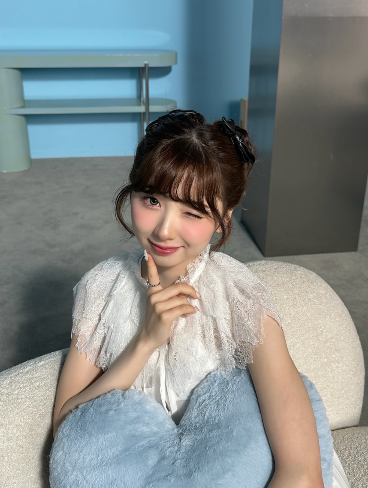 A moment captured by Miihi (NiziU)'s fan