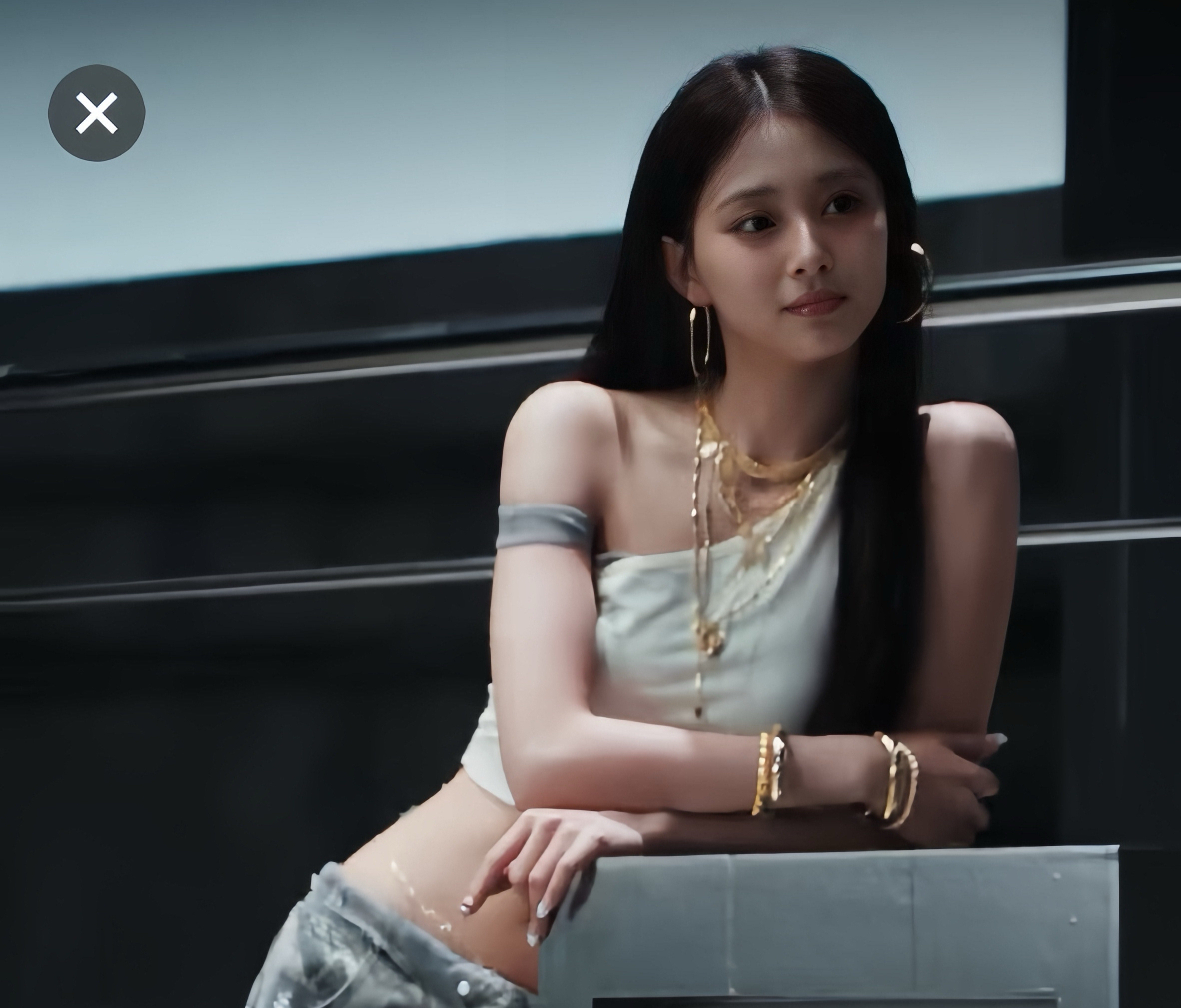 Behind-the-scenes cut of Tzuyu (TWICE)