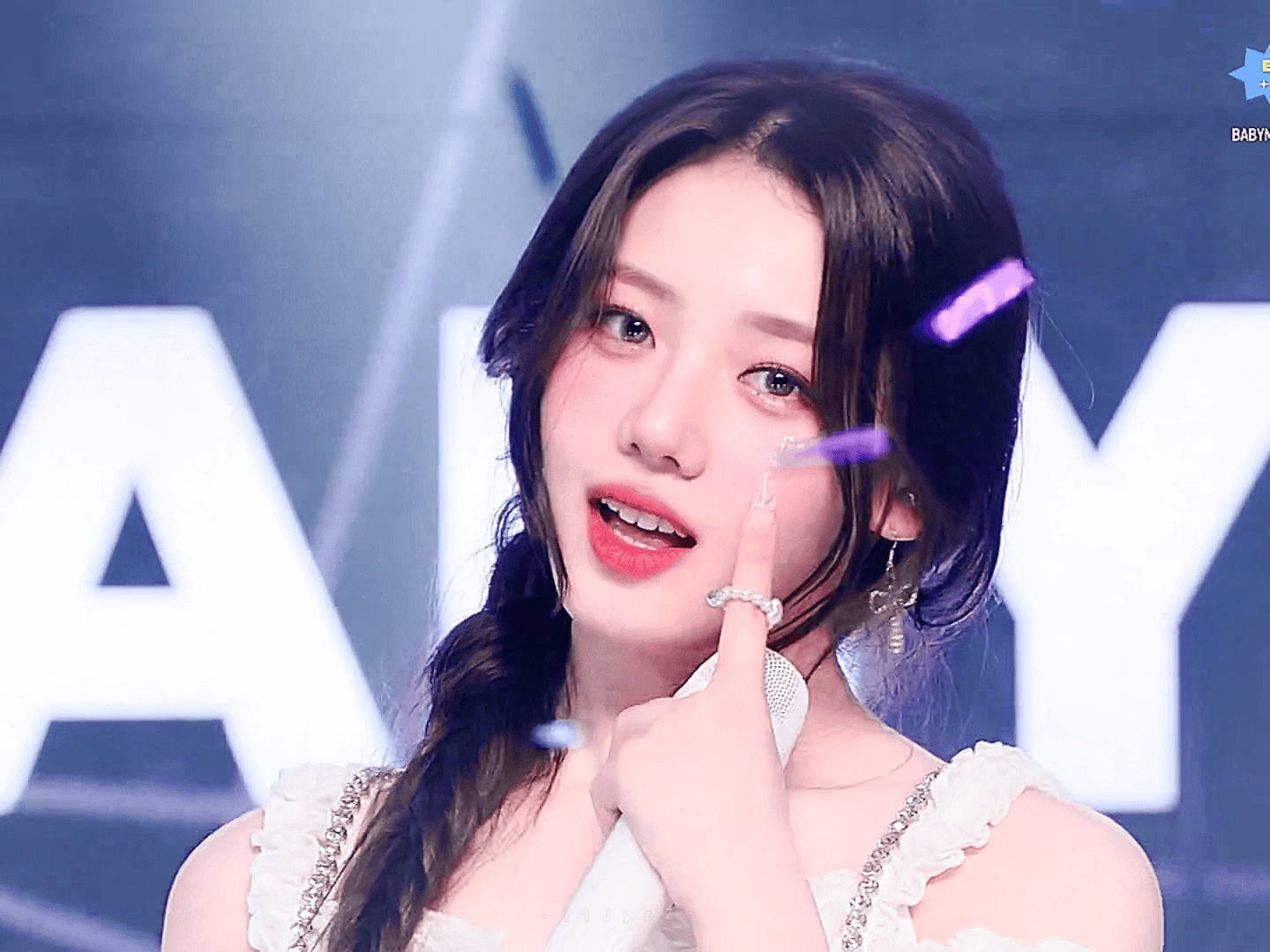 A moment captured by Rora (BABYMONSTER)'s fan