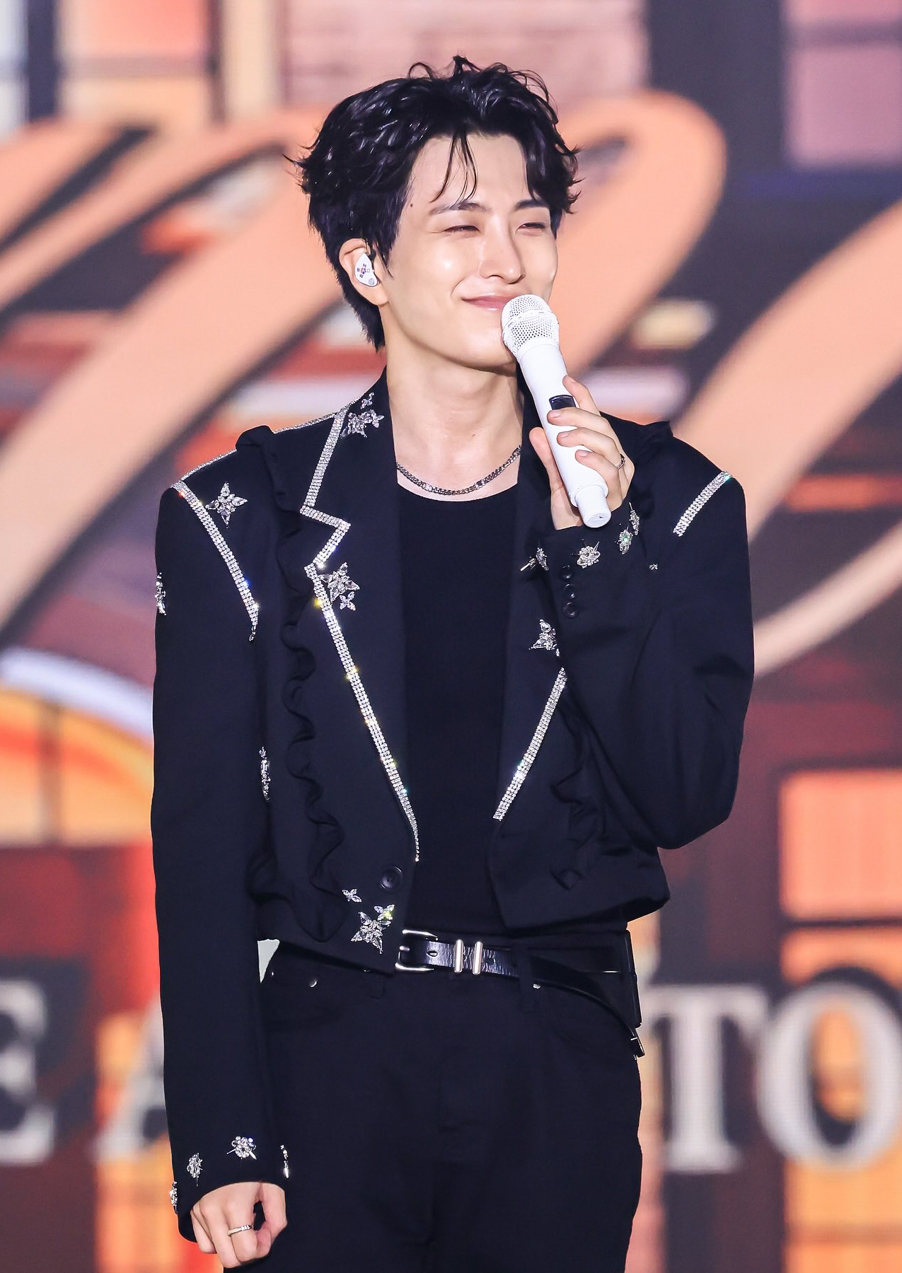 A moment captured by Youngjae (GOT7)'s fan