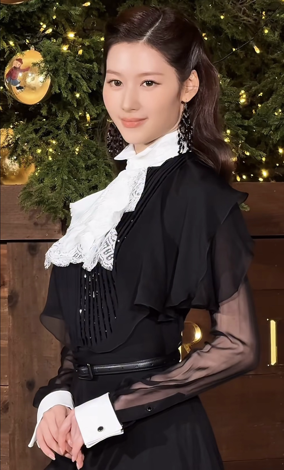 Sana (TWICE)的最新活動照片