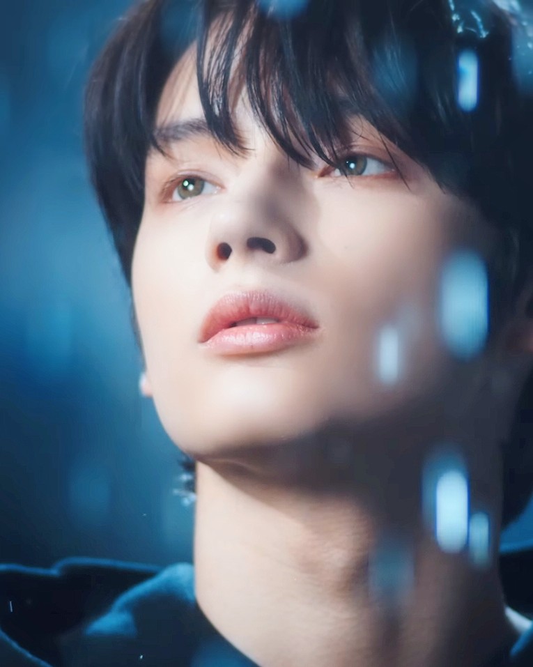 A moment captured by HueningKai (TOMORROW X TOGETHER)'s fan