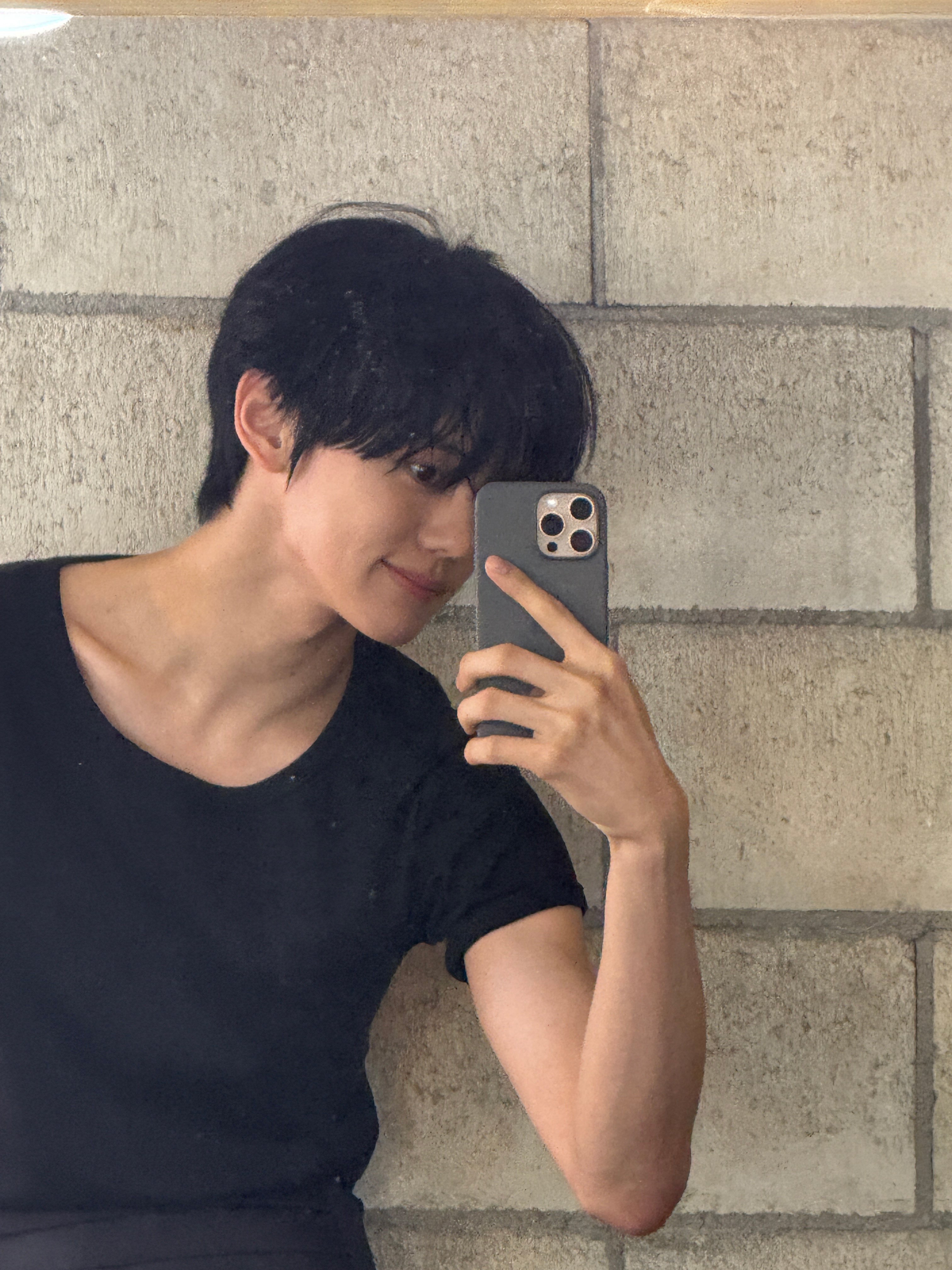 A moment captured by Kim Gyuvin (ZEROBASEONE)'s fan