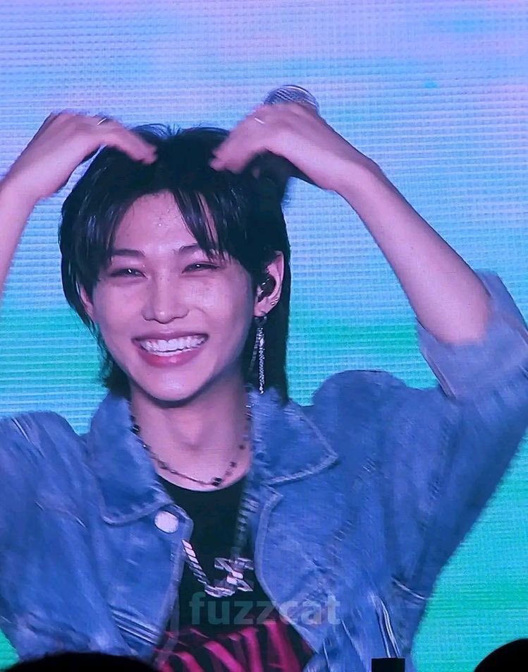 Behind-the-scenes cut of Felix (Stray Kids)