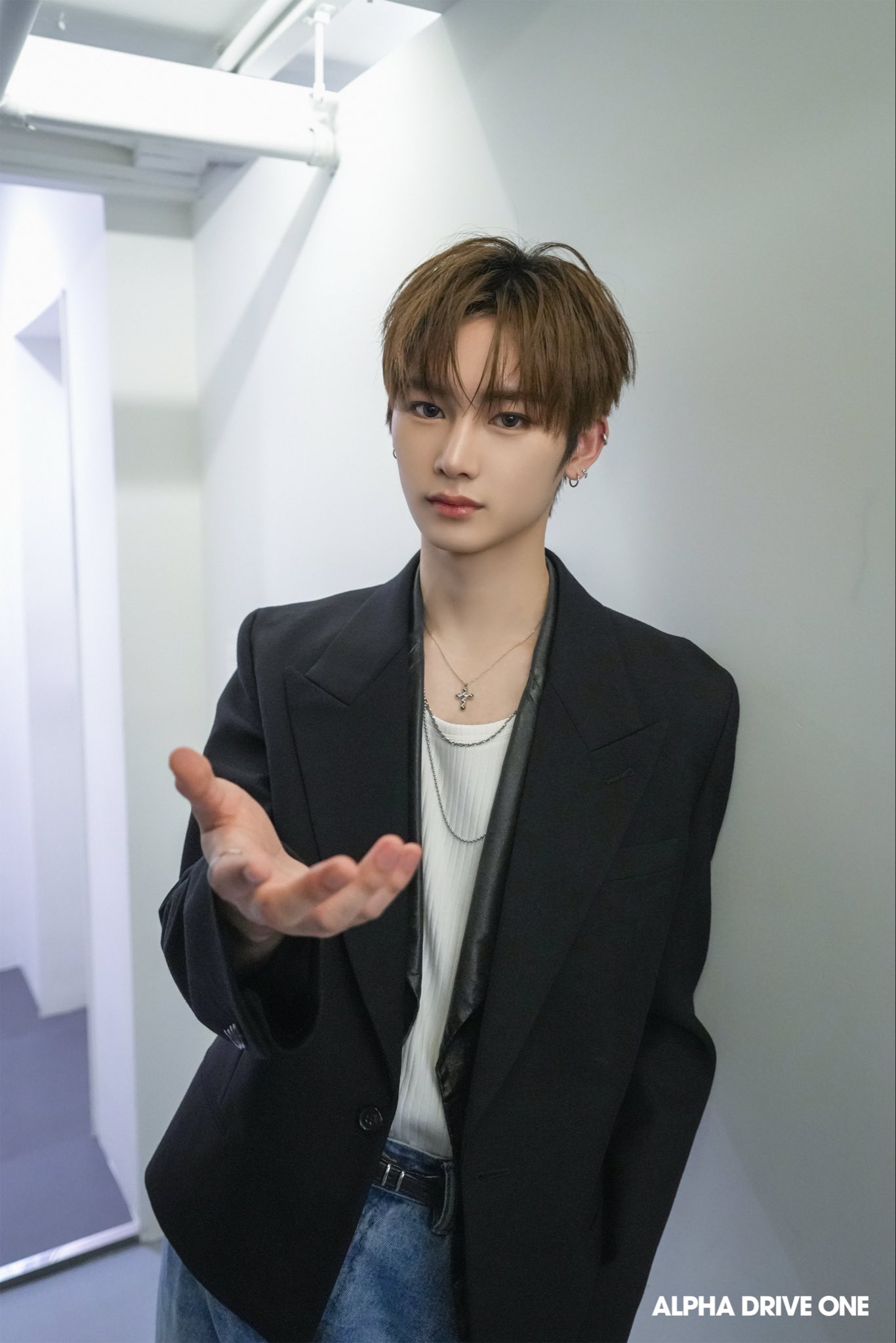 Behind-the-scenes cut of Zhou Anxin (ALPHA DRIVE ONE)