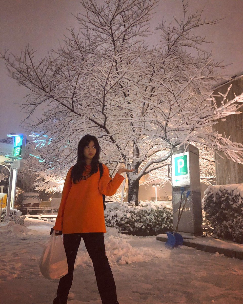 Behind-the-scenes cut of Jisoo (BLACKPINK)