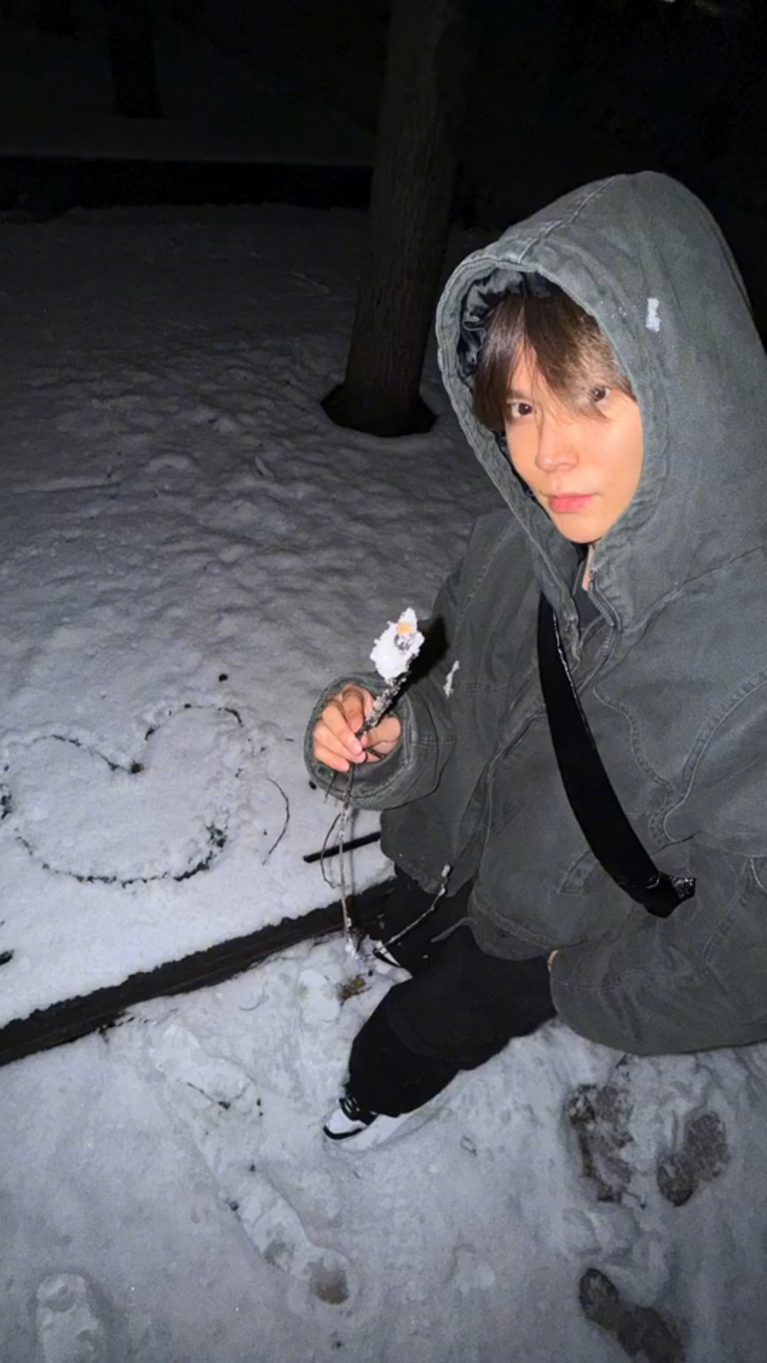 A heartfelt wallpaper shared by Eunseok (RIIZE)'s fans