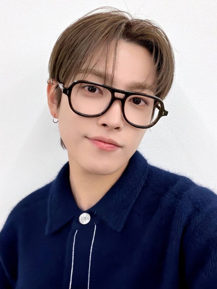 Recent activity shot of Hongjoong (ATEEZ)