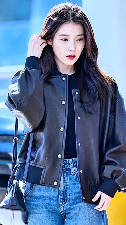 A heartfelt wallpaper shared by IU's fans