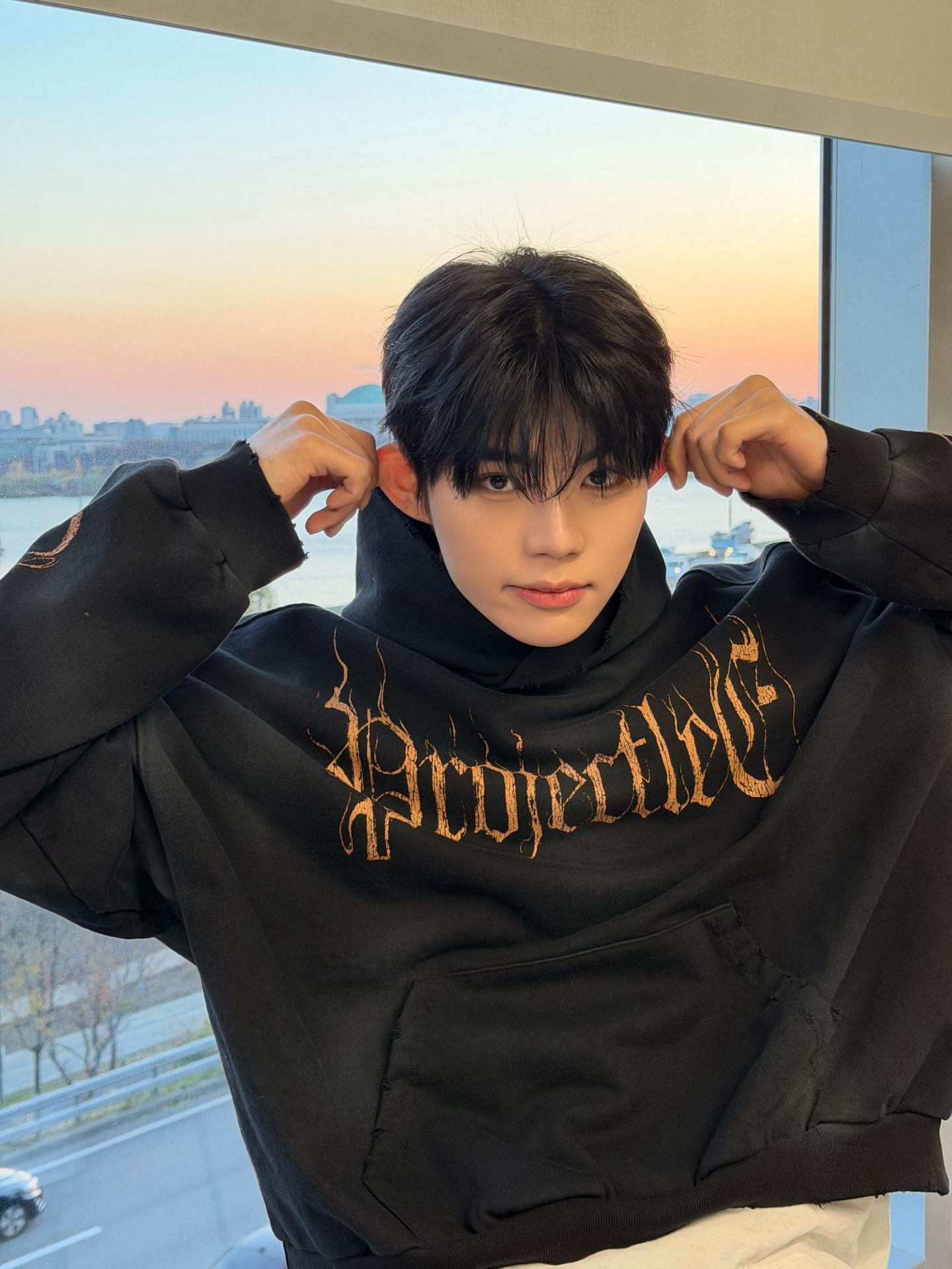 Behind-the-scenes cut of Park Gunwook (ZEROBASEONE)