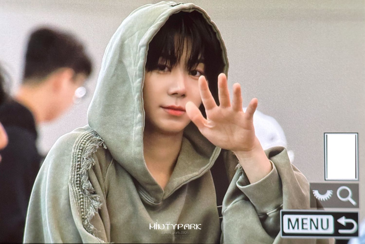 Behind-the-scenes cut of Park Han (AHOF)