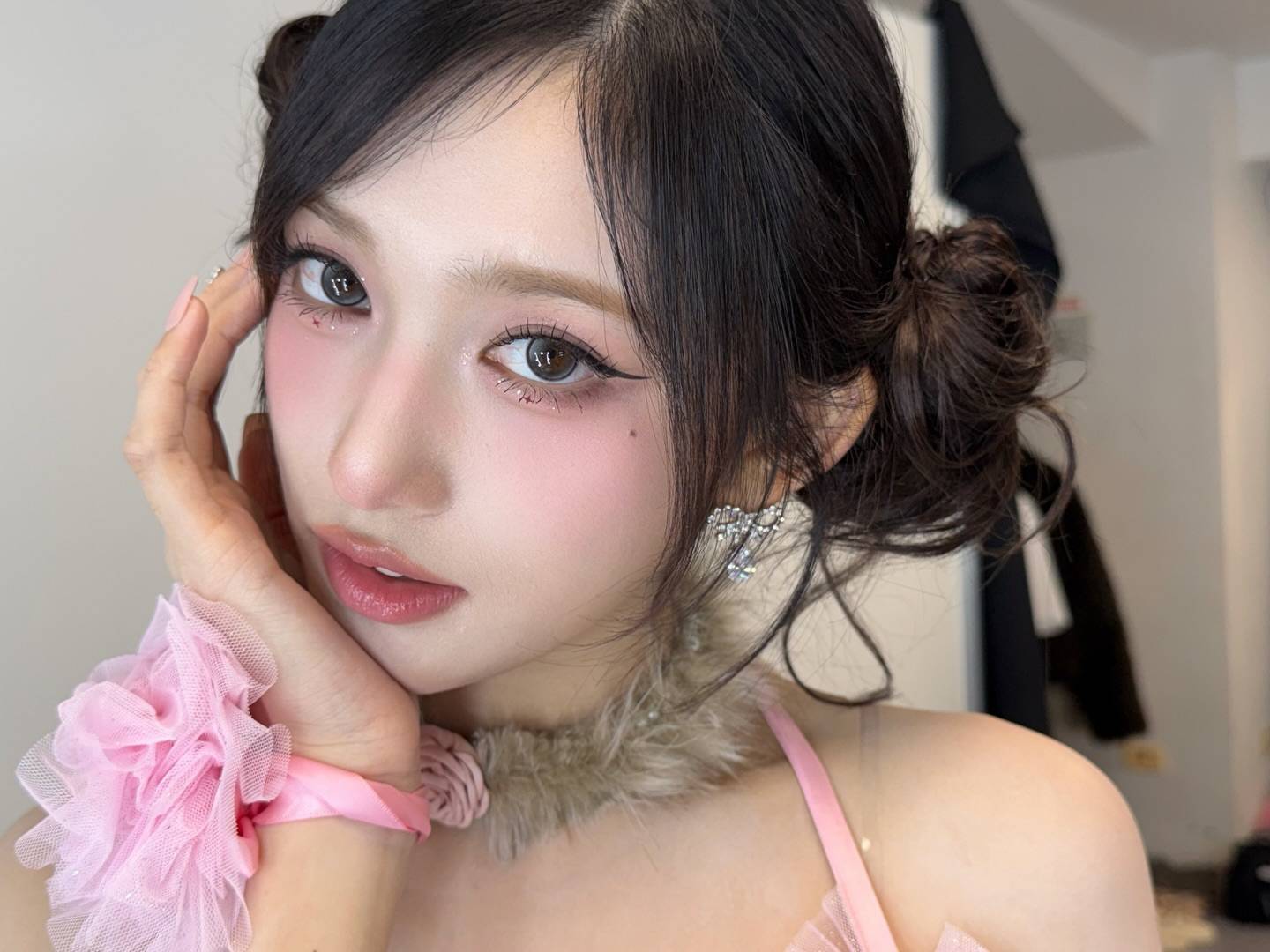 A moment captured by Leeseo (IVE)'s fan