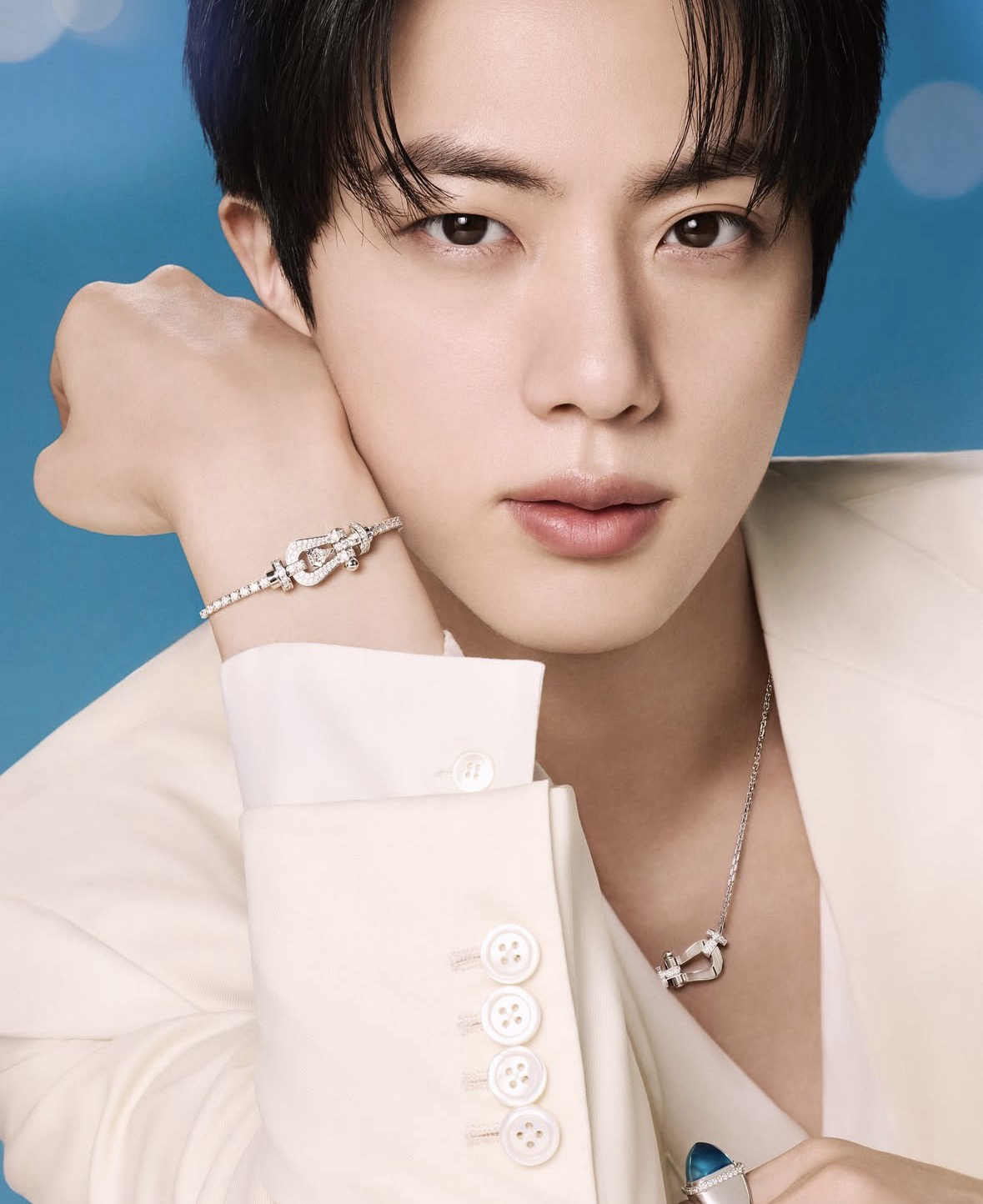 Foto aktivitas terbaru Jin (BTS)