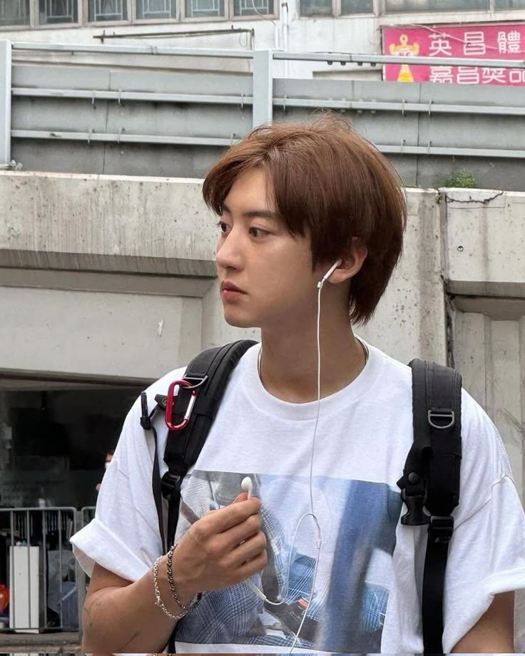 Behind-the-scenes cut of Chanyeol (EXO)