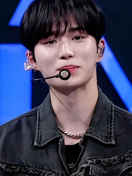 A moment captured by Kim Junseo (ALPHA DRIVE ONE)'s fan