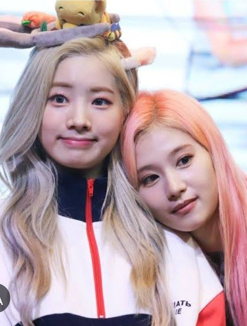Latest photo of Sana (TWICE)
