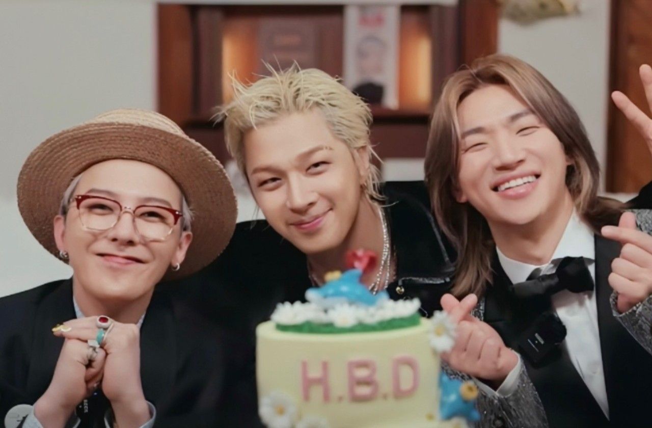 Foto aktivitas terbaru G-DRAGON (BIGBANG)