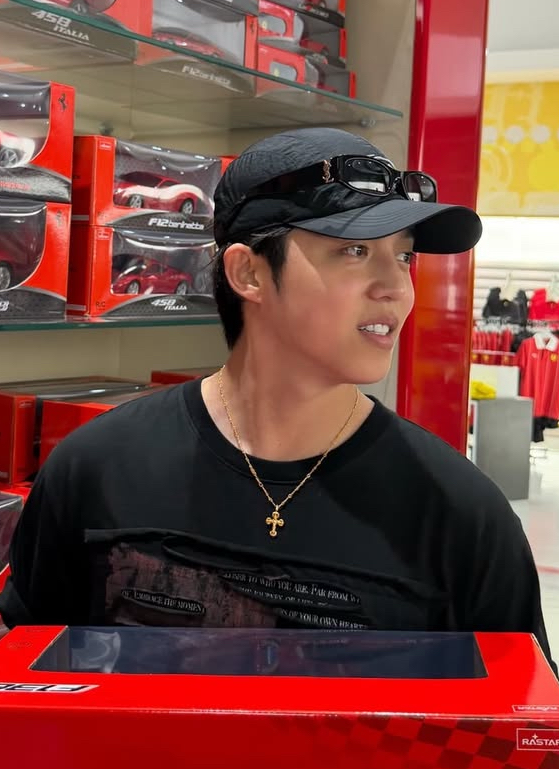 Foto aktivitas terbaru S.Coups (SEVENTEEN)